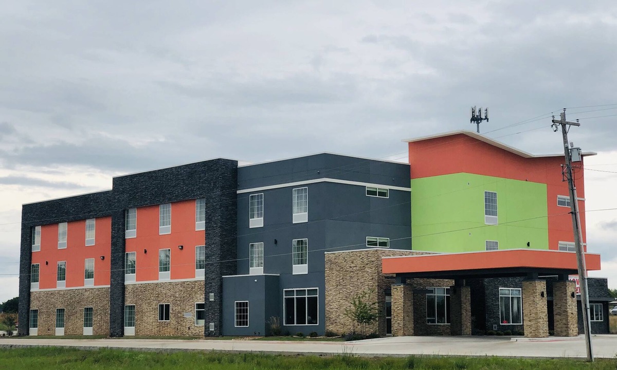 Calera Hotel | Hy-Lo Hotel