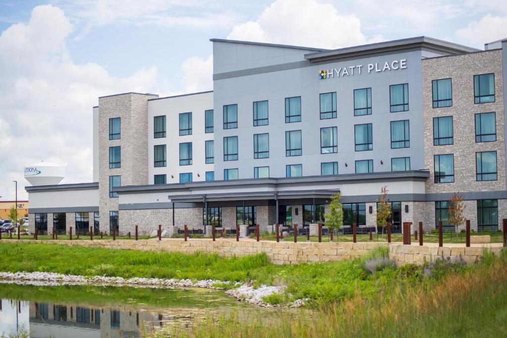 Berwick Hotel | Hyatt Place Altoona/Des Moines