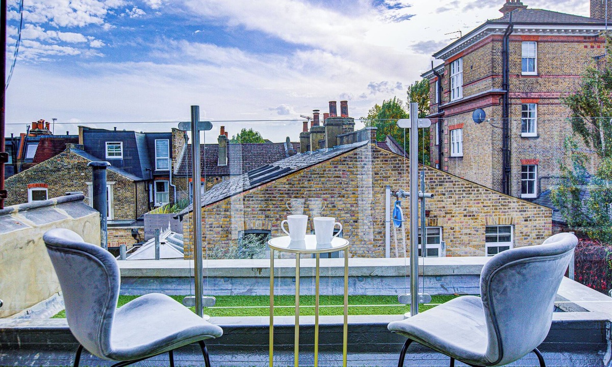 Uxbridge North Apartment | Hybrid Resi - Uxbridge | 1 Bed Apartment