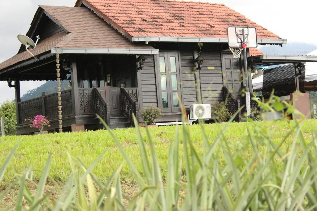 Kampung Kuala Dal House | HYDRANGEA 1 BEDROOM HOUSE