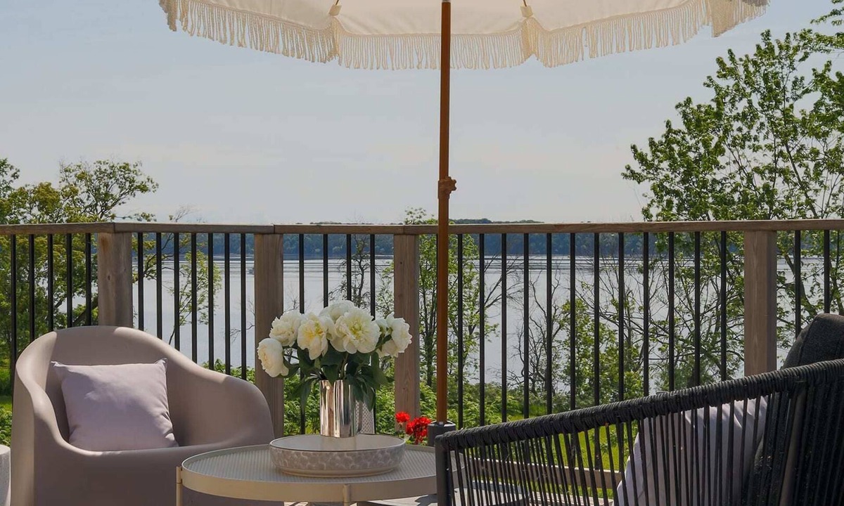 Adolphustown House | Hydrangea Hideaway - Architecturally Designed