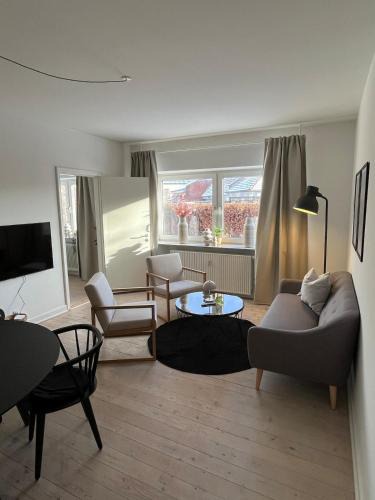 Odense Apartment | Hyggelig lejlighed tæt på centrum og letbanestop