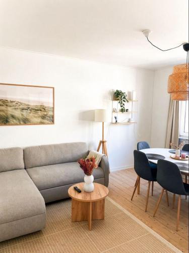 Esbjerg Apartment | Hyggelig, lys og centralt lejlighed