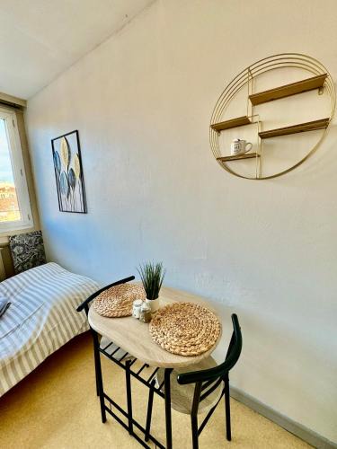 Faubourg Saint-Jacques Apartment | Hyper Centre de Valence - Studio N23