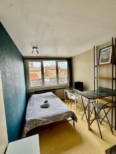 Faubourg Saint-Jacques Apartment | Hyper Centre de Valence - Studio N21