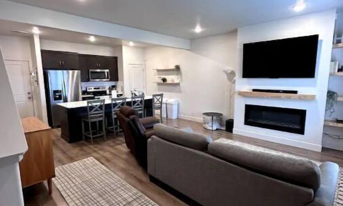 Hyrum House | Hyrum Haven Townhouse