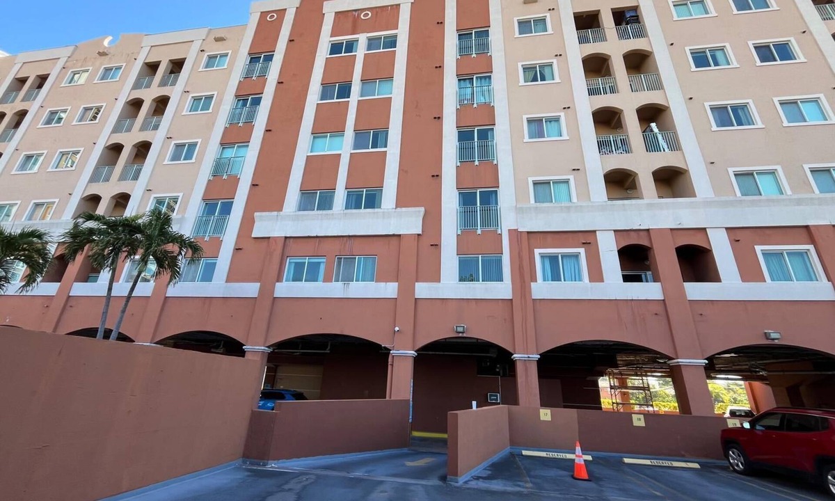 Coral Way Apartment | I Love It Coral Way Apartments