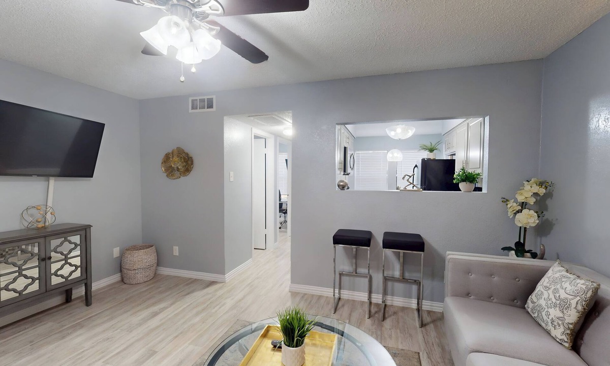 Irving Condo | I841 – World Cup Stay - 18 min to AT&T - Sleeps 4 - Public Transit