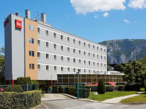Archamps Hotel | ibis Archamps Porte de Genève