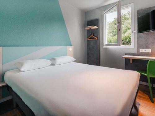 Saint-Georges-de-Grehaigne Hotel | Ibis Budget Pontorson Baie Du Mont Saint Michel