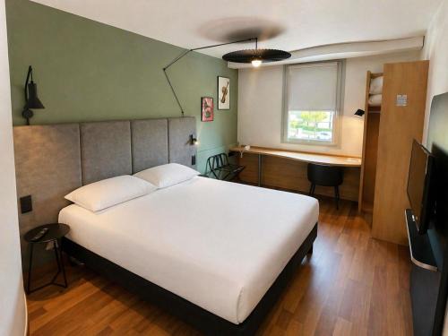 Beauvais Hotel | ibis Beauvais Aéroport