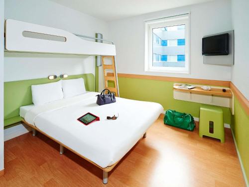 Cergy Hotel | Ibis Budget Cergy St Christophe