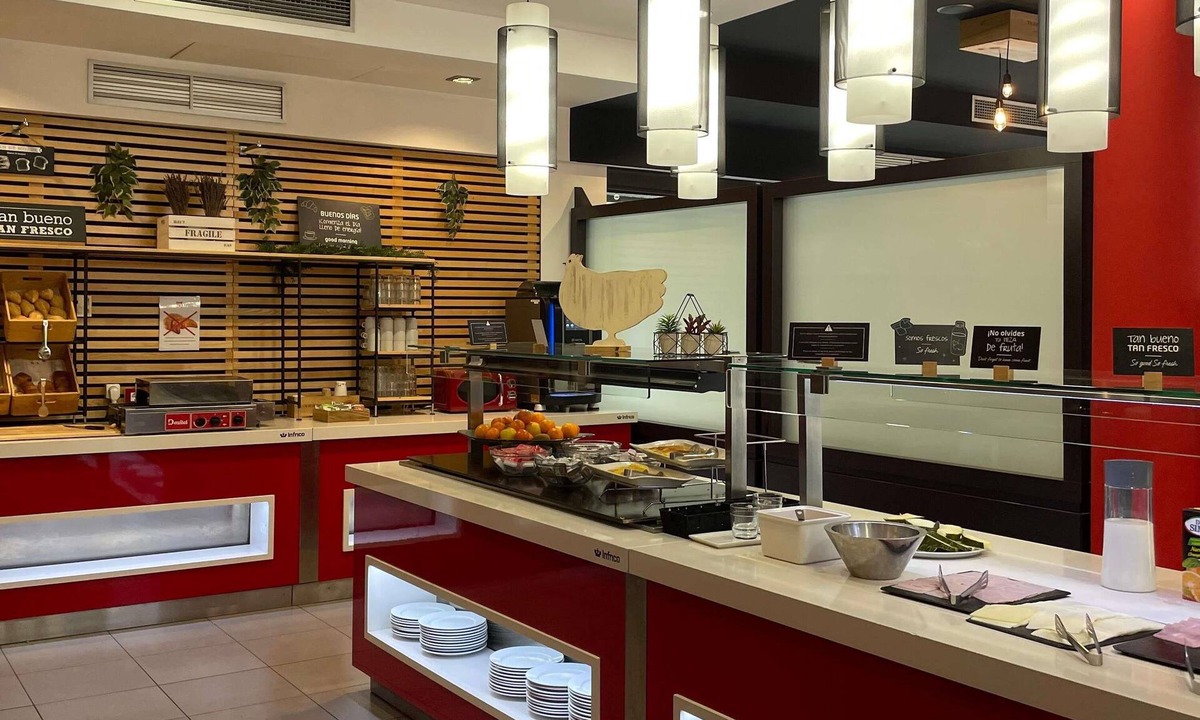 Fontajau House | ibis budget Girona Costa Brava