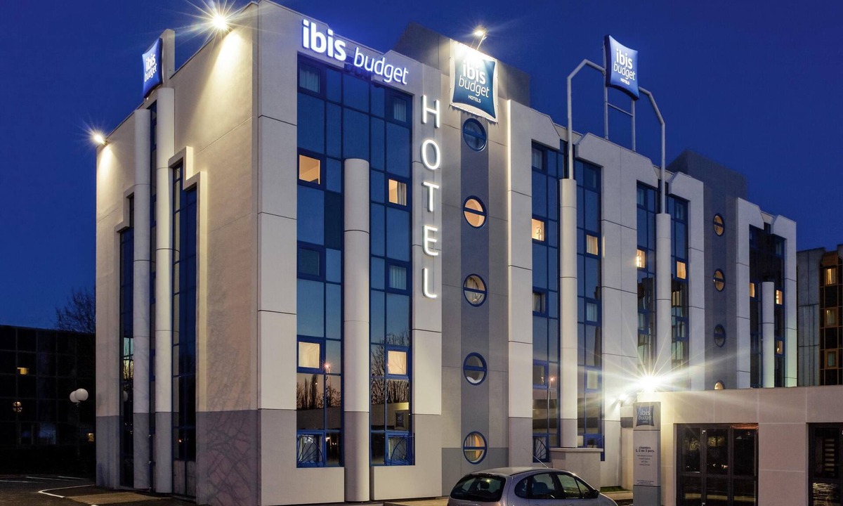Grigny Hotel | ibis budget Grigny Centre