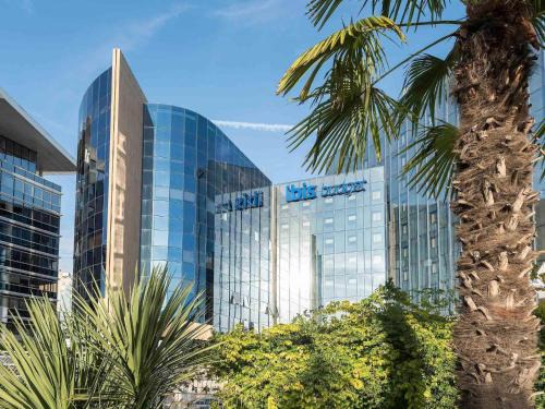 L'Arenas Hotel | ibis budget Nice Aeroport