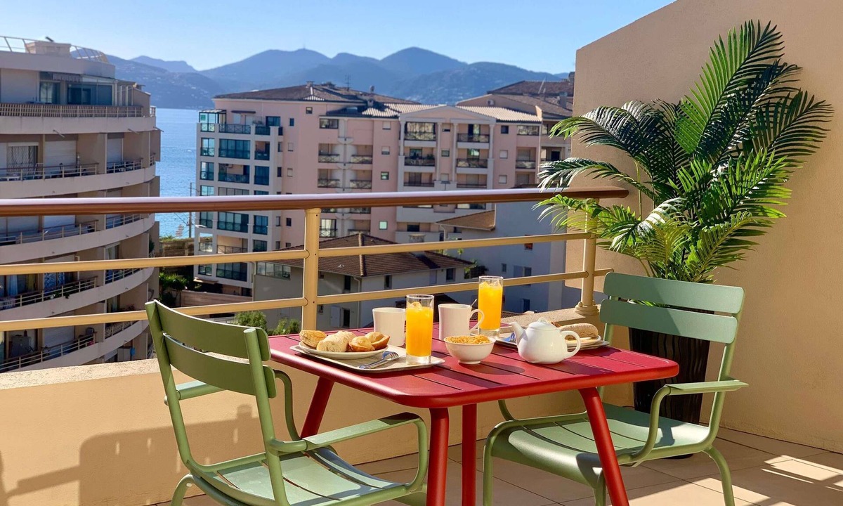 Cannes La Bocca Hotel | ibis Cannes Plage La Bocca