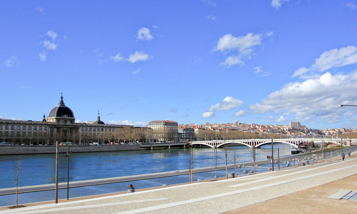 Saint Michel - Mairie Hotel | Ibis Lyon Centre