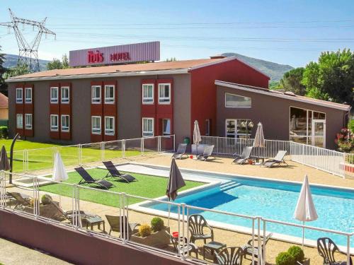 Les Tourrettes Hotel | ibis Montélimar Nord