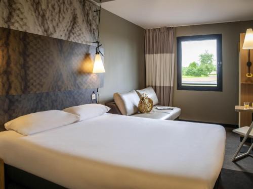 Saint-Georges-de-Grehaigne Hotel | ibis Pontorson Baie Du Mont Saint Michel