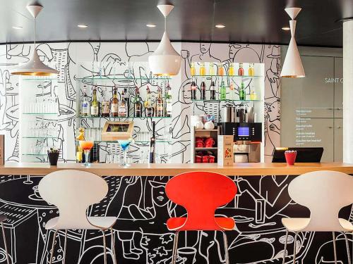 Montigny-le-Bretonneux Hotel | ibis Saint Quentin en Yvelines - Vélodrome