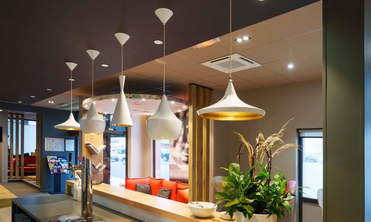 Saint-Quentin Hotel | ibis Saint Quentin Basilique