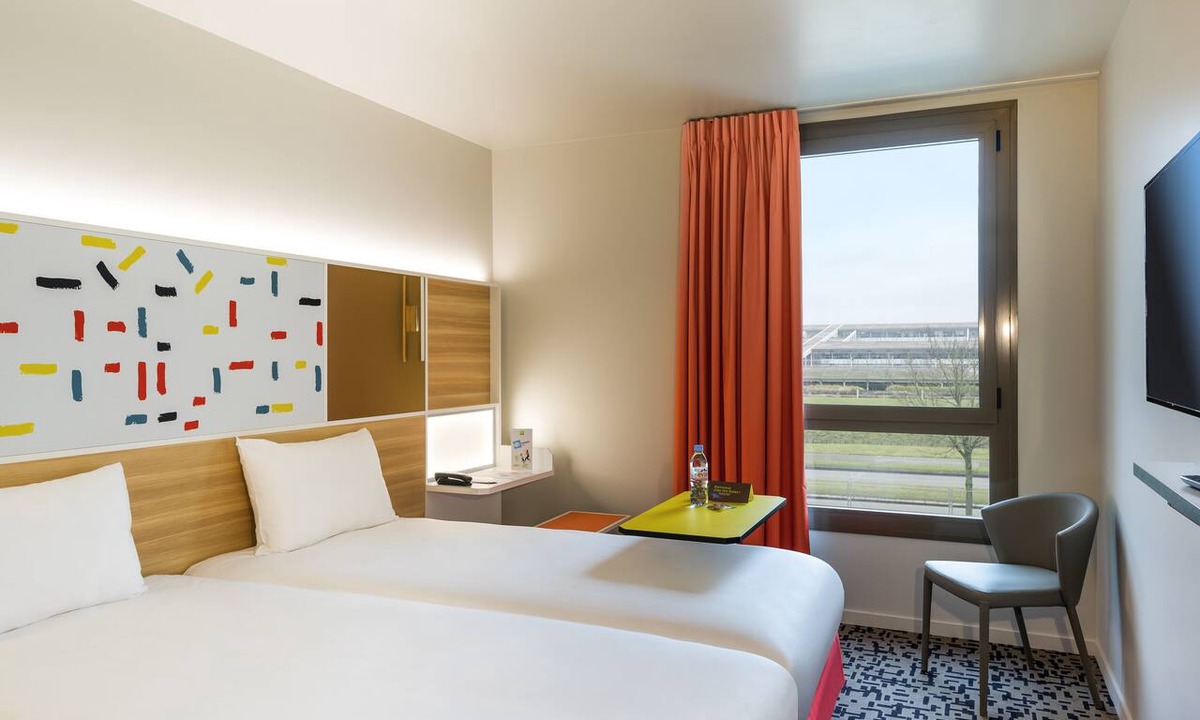 Guyancourt Hotel | ibis Styles Versailles Guyancourt