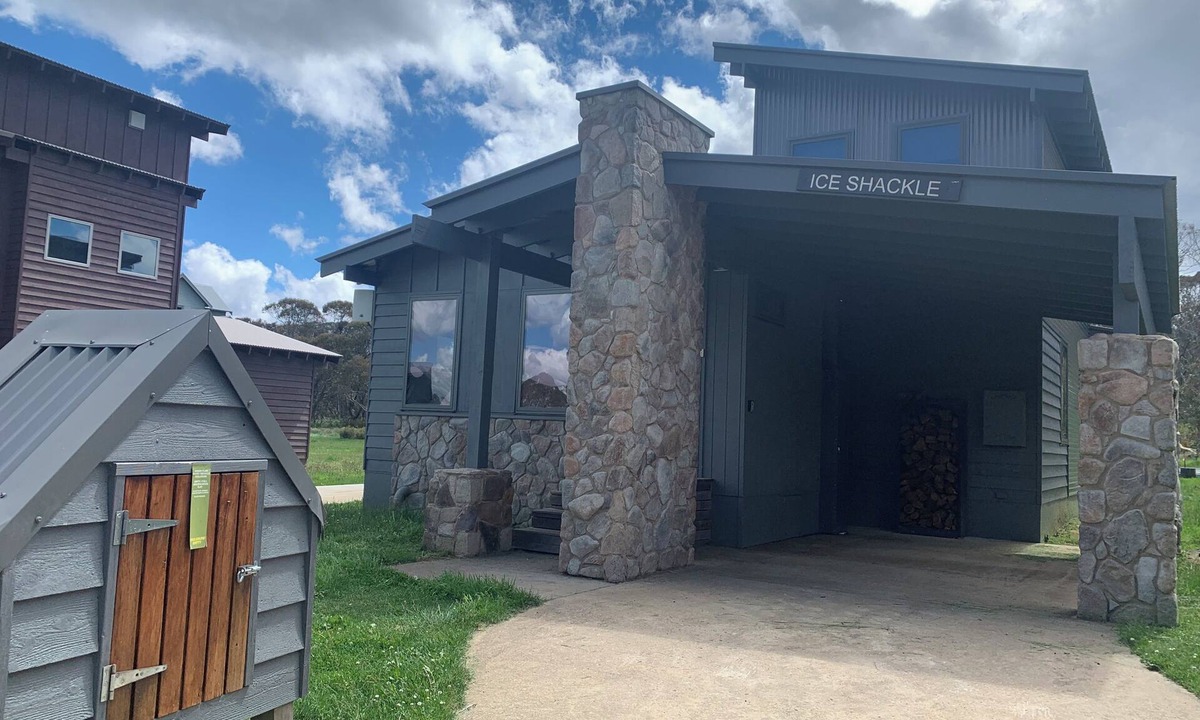 Dinner Plain Ski Chalet | Ice Shackle