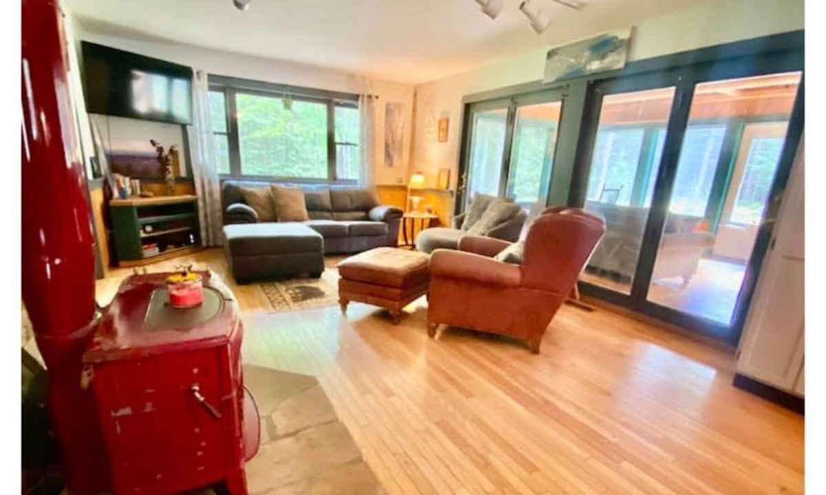 North Pole Cabin | “Iceface compound” Whiteface Mtn getaway