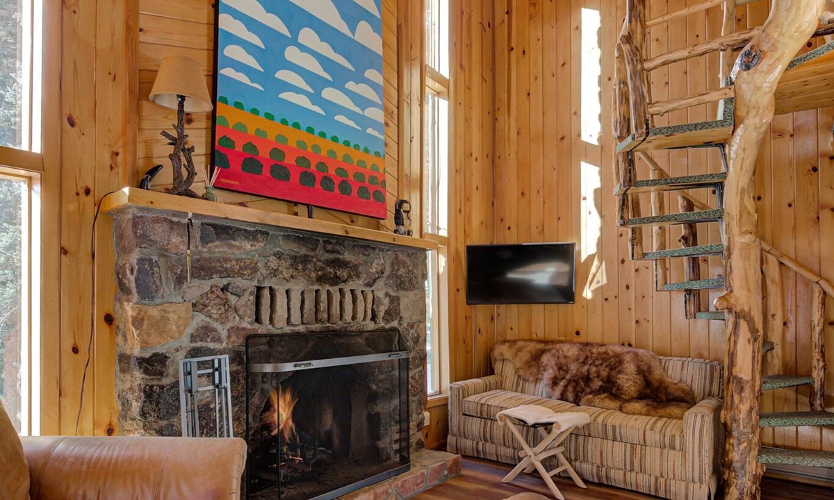 Taos Ski Valley Cabin | Iconic Mountain Cabin | River | Couples | Peaceful (pet-friendly)