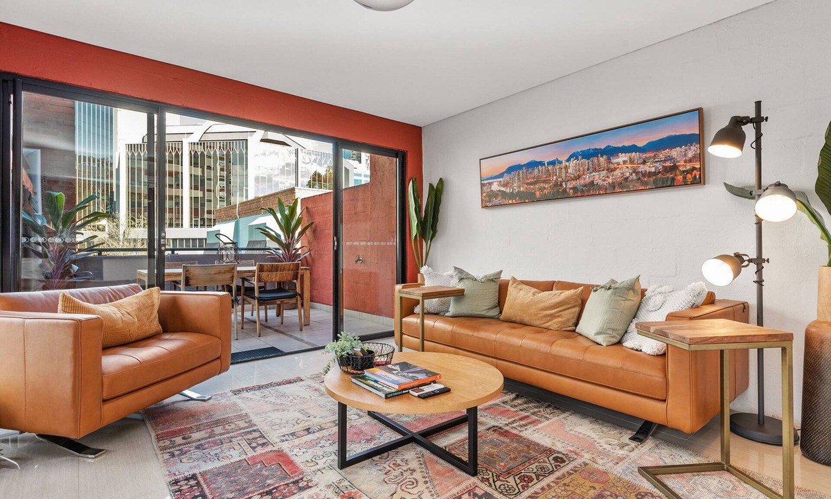 Spring Hill Apartment | Iconic Warehouse Apartment~CBDEdge~2Bed/2Bath/1Car