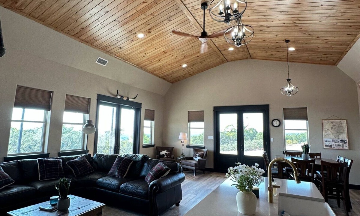 Goldsboro Cabin | Iconic West Texas Sunset and Scenic Views