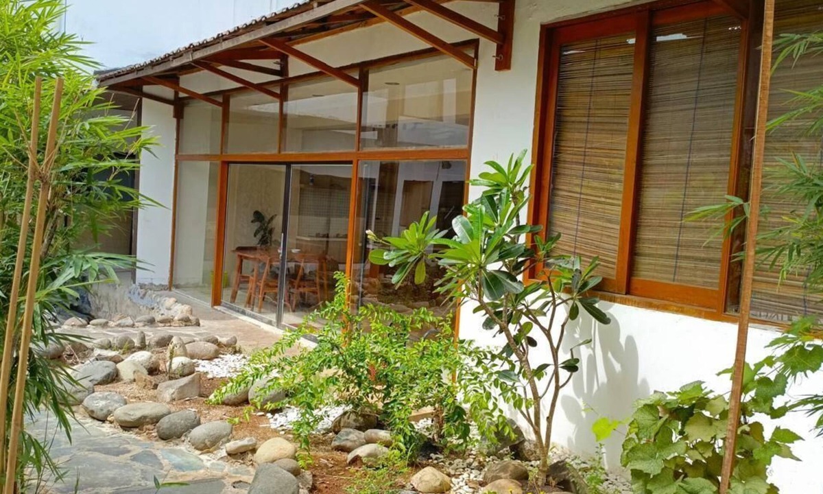 Jatinegara Villa | Japandi inspired Ryokan in Jakarta, Great location with large swimming pool