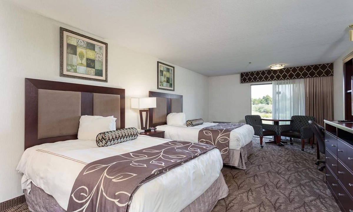 Idaho Falls Hotel | IDAHO FALLS, 2 GREAT UNITS! POOL, SPA, JACUZZI!