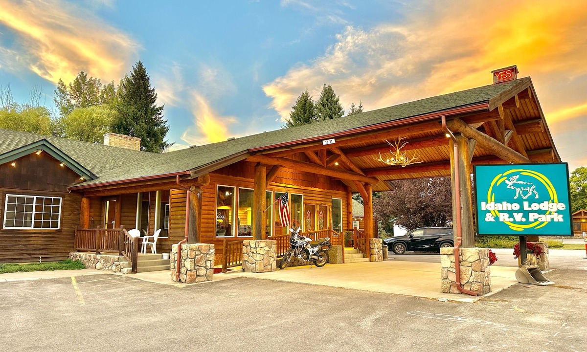 Bonners Ferry Hotel | Idaho Lodge and RV Park