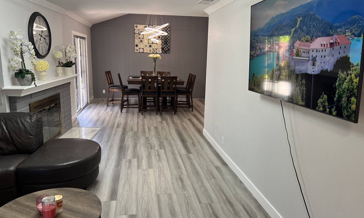 Fair Oaks House | Ideal for Families Clean, Modern & Spacious 2BR