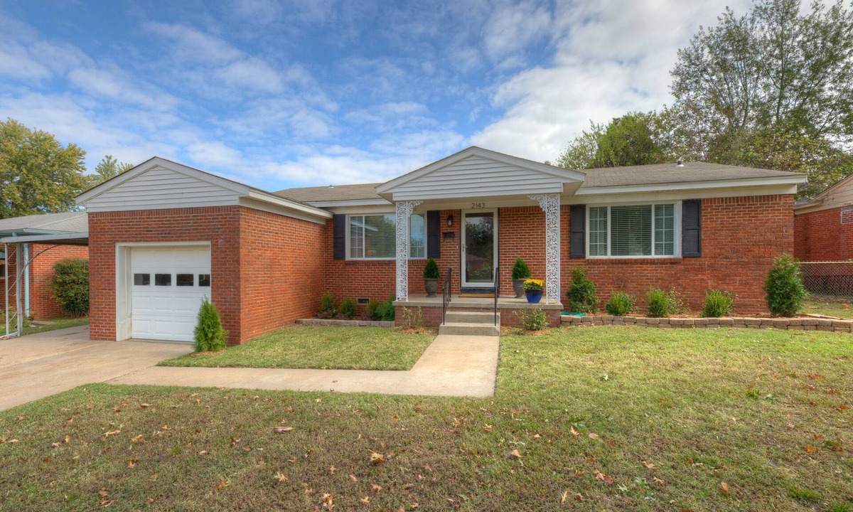 Mayo Meadow House | Ideal Location-Across From Expo Center