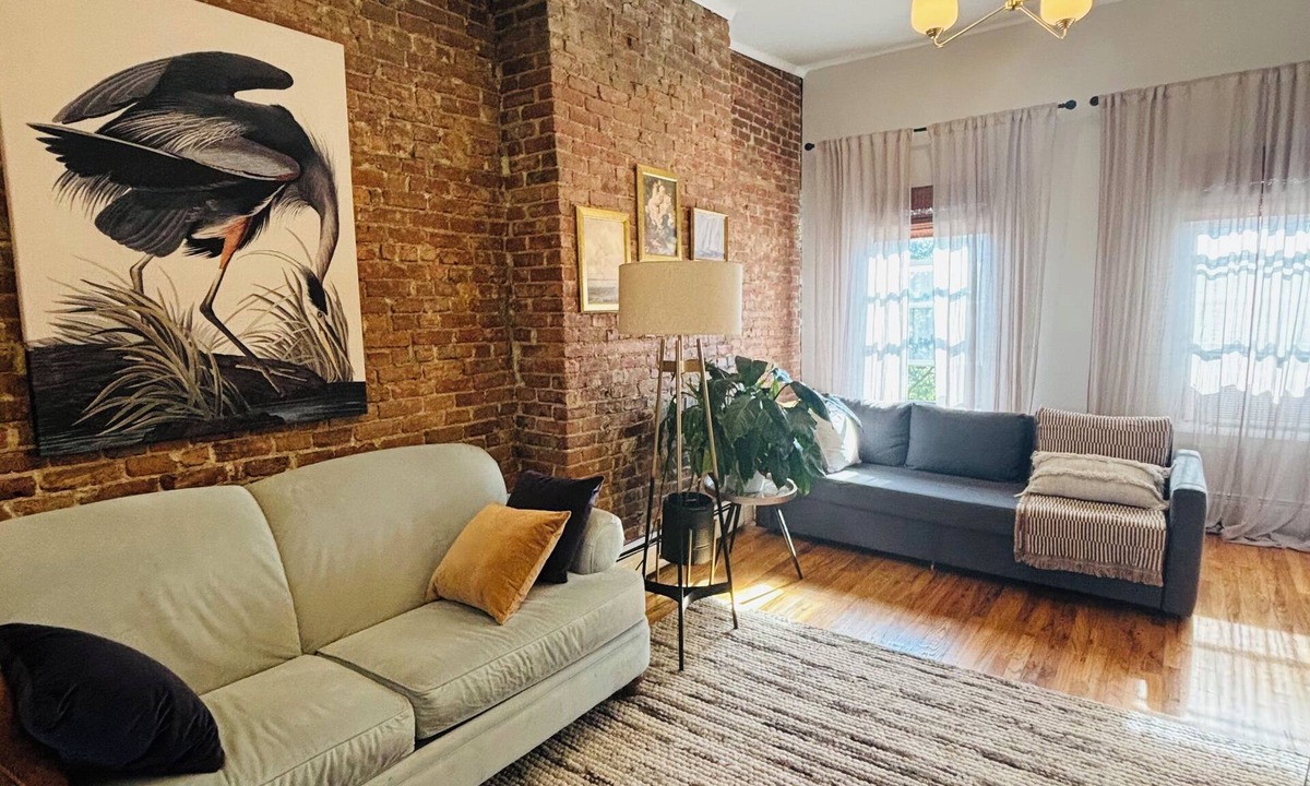 Historic Downtown Apartment | *IDEAL LOCATION *CHIC HOME*7 min to NYC*GROVE ST