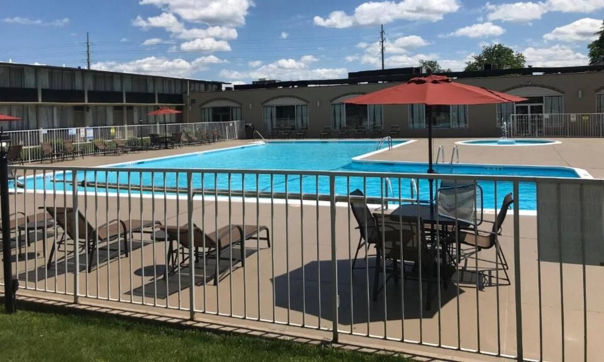 Bethlehem House | Ideal Location! Onsite Pool, Free Breakfast, Parking, Pets Allowed Here!