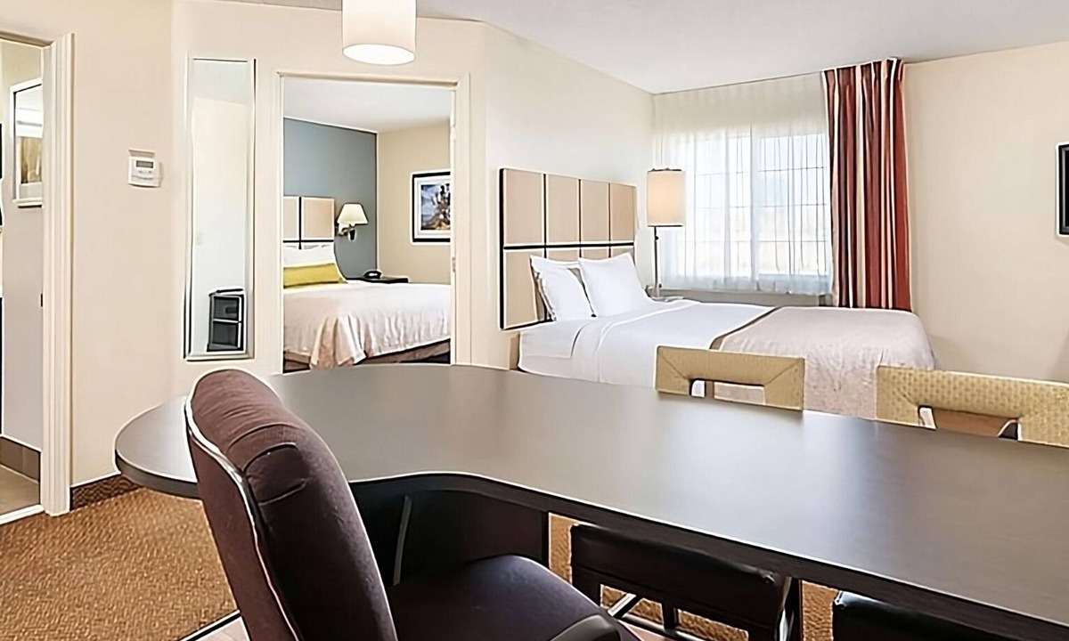 Warrenville Hotel | Ideal Mix of Comfort and Value! Pets are Welcome! Full Kitchens, Self -Parking