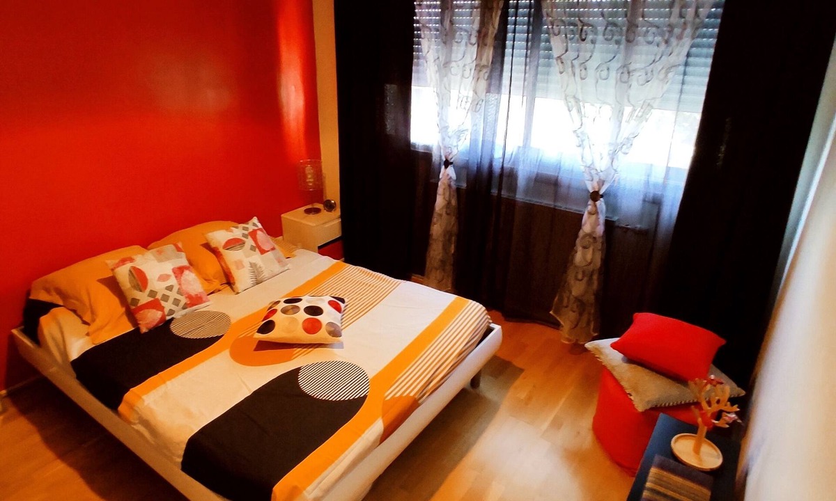 Saint-Priest Apartment | Ideally located 70m2 T3 apartment with private balcony and secure parking