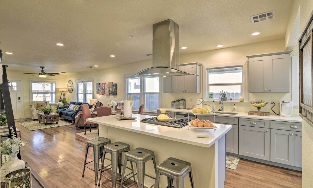 Chico House | Ideally Located Chico Home - Fire Pit & Grill