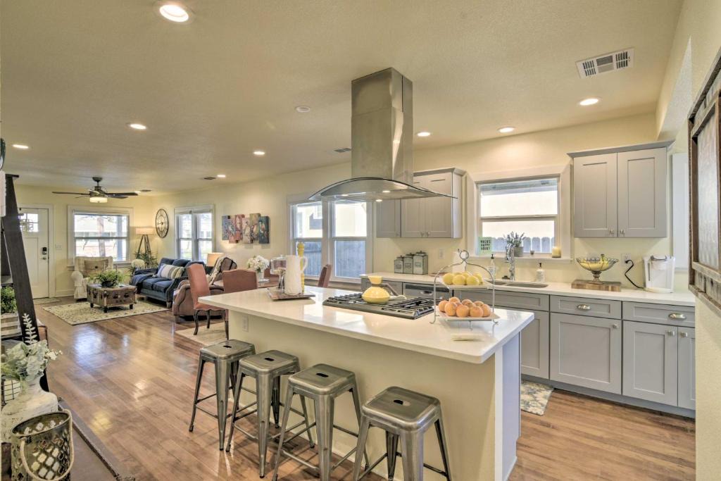 Chico House | Ideally Located Chico Home - Fire Pit & Grill