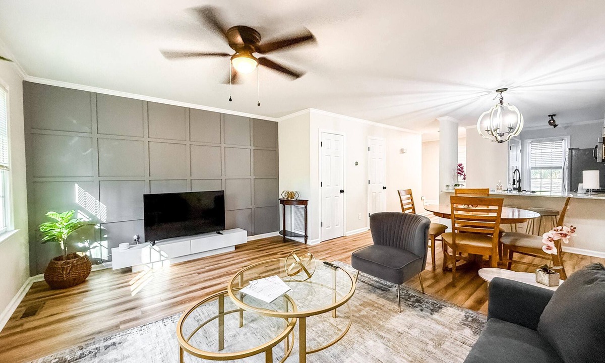 Southeast Raleigh House | Ideally Situated 2BR 2ensuite Townhome in Raleigh