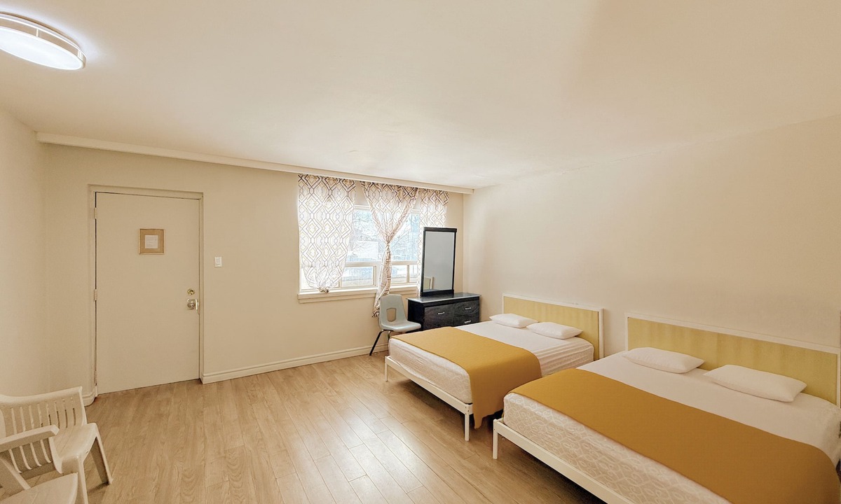 West Hill Hotel | Idlewood Inn