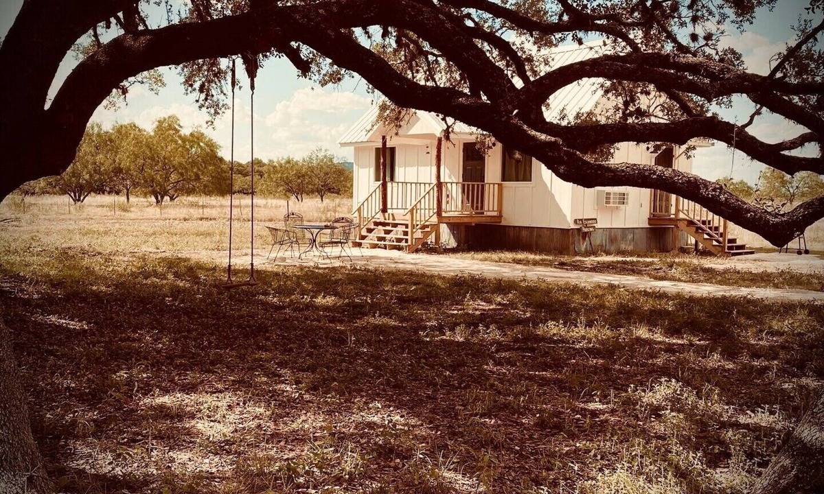 Camp Wood House | Idyllic 8 Acre Private River Front-Nomad Rio Escondido