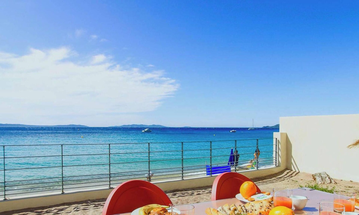 Cavaliere Beach Apartment | Idyllic beachfront stay in Lavandou