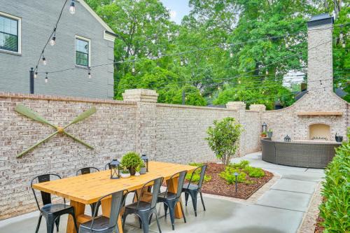 Belmont Historic District House | Idyllic Belmont Home < 1 Mi to Historic District!
