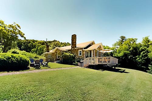 Candler House | Idyllic Cornerstone