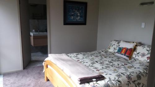 Manakau House | Idyllic Country Garden