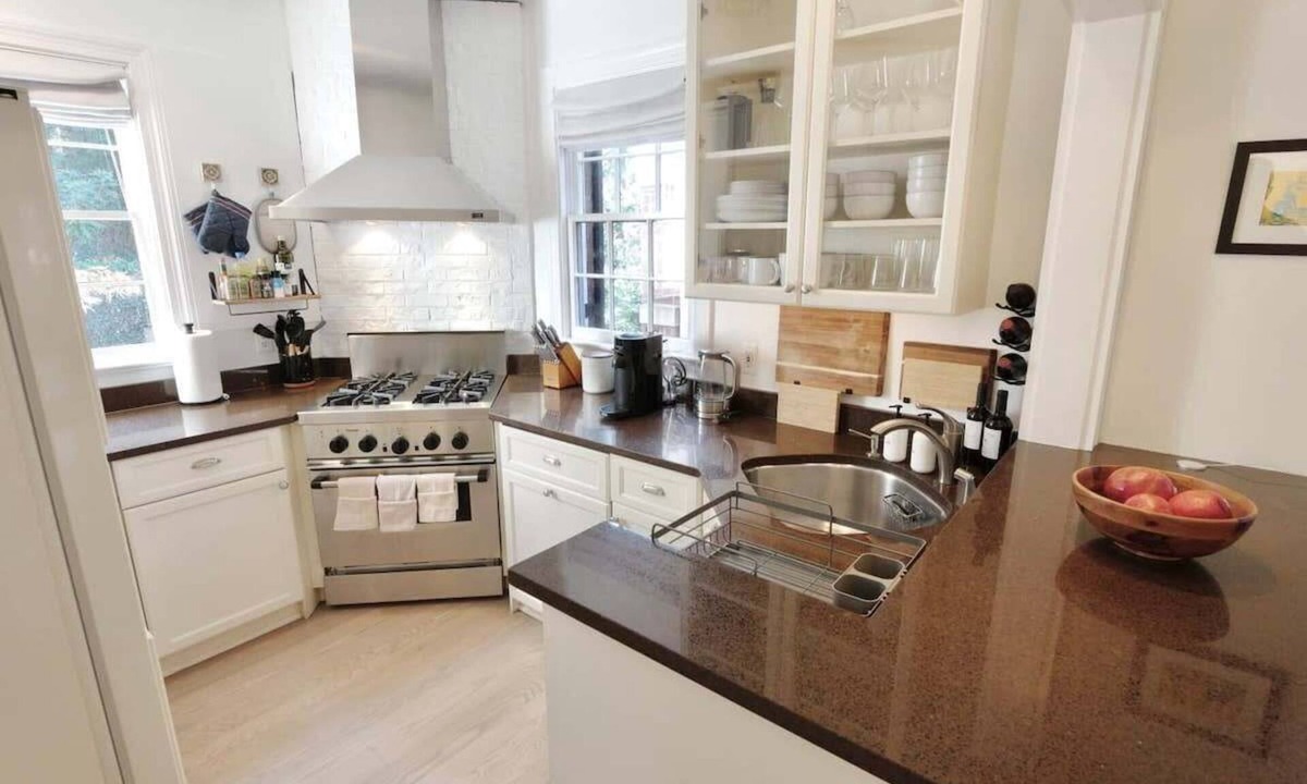 Georgetown House | Idyllic Georgetown Su